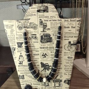 Black graduated vintage button necklace with earrings